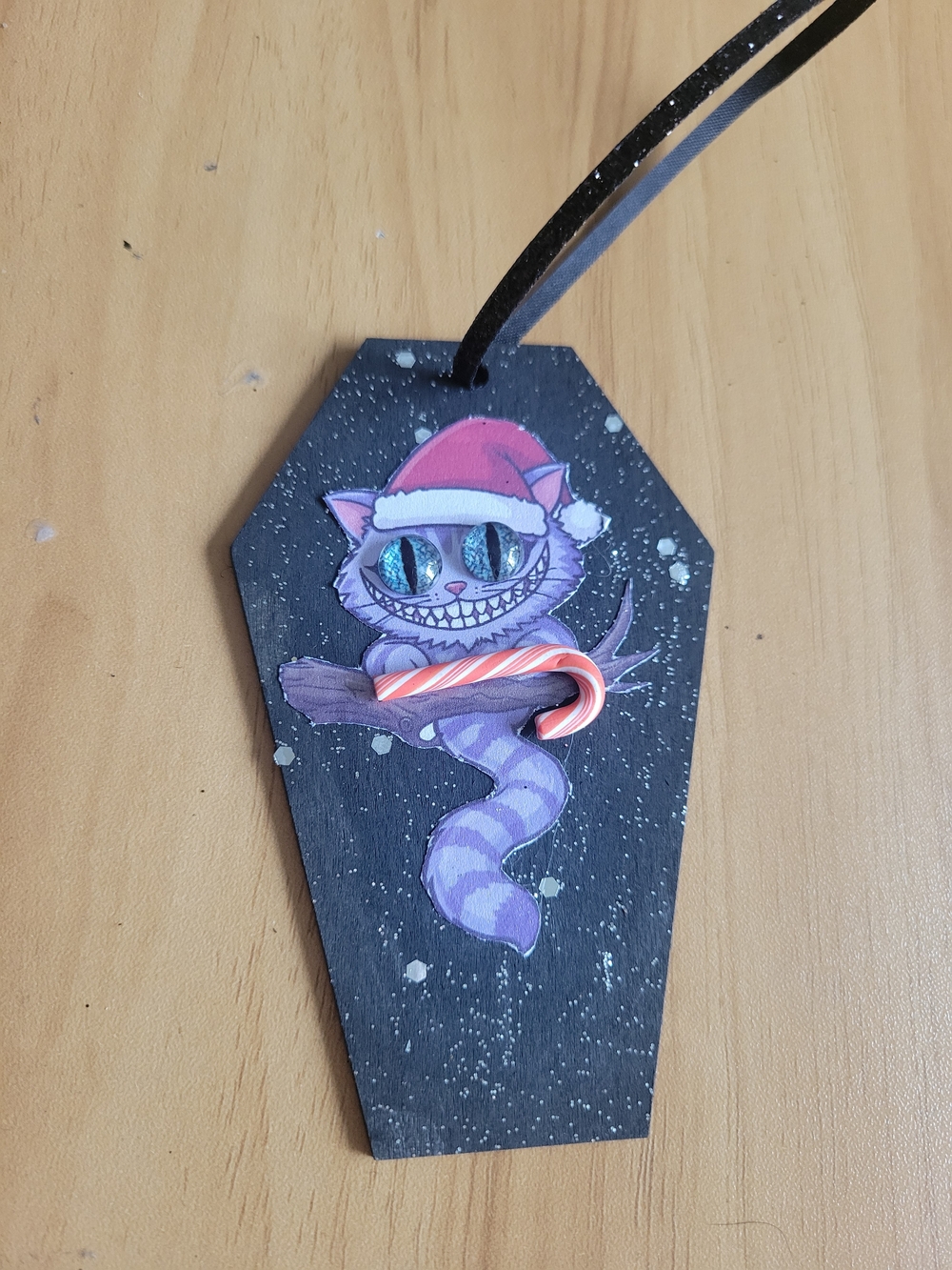 🧋NEW🧋 Hand Crafted Purple Cheshire Cat Ornament with Red & White Candy Cane